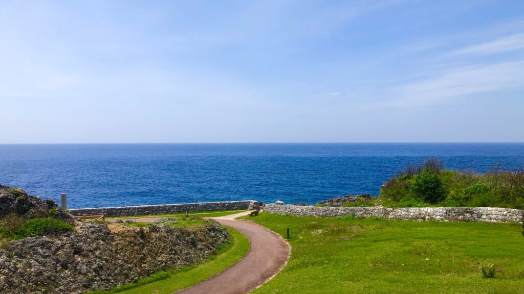 北大東島の西港公園から海への景色