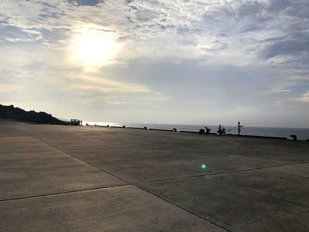 北大東島の北港は、北大東に３つある港の一つです。港から眺める海は広大で、訪れる人々を魅了します。フェリーでのアクセスも楽しく、島の風景を満喫できます。